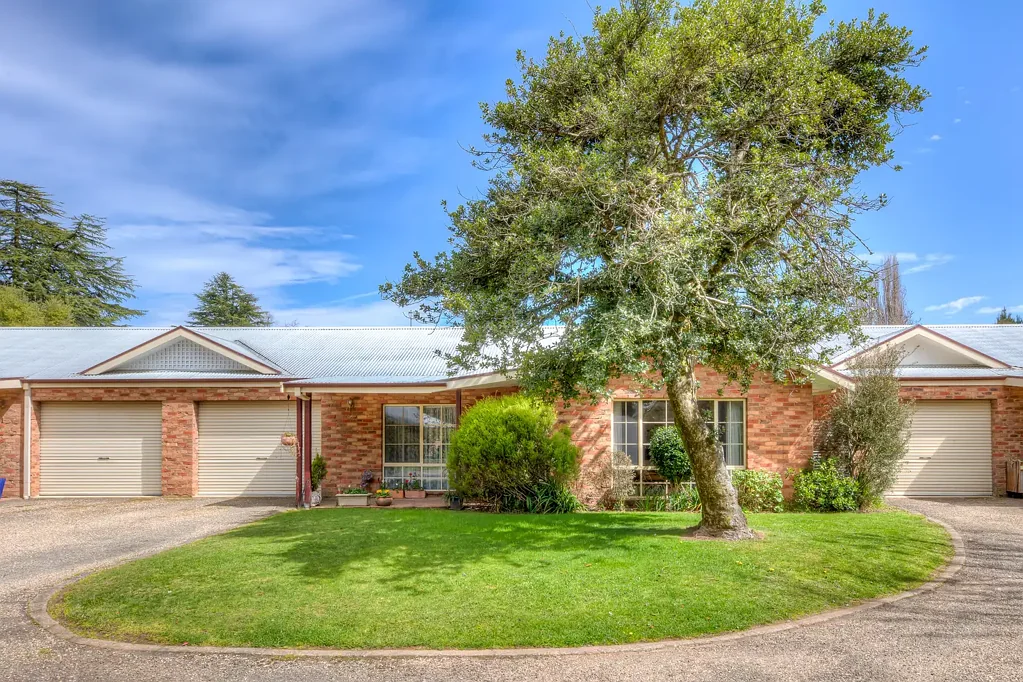 2/99 Delany Avenue, Bright, VIC 3741