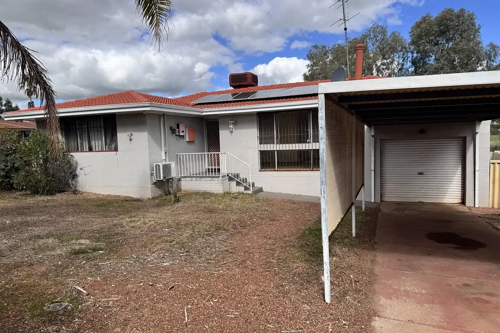 Northam 3ਬੈੱਡਰੂਮ Solid Brick & Tile Home with Plenty of Potential