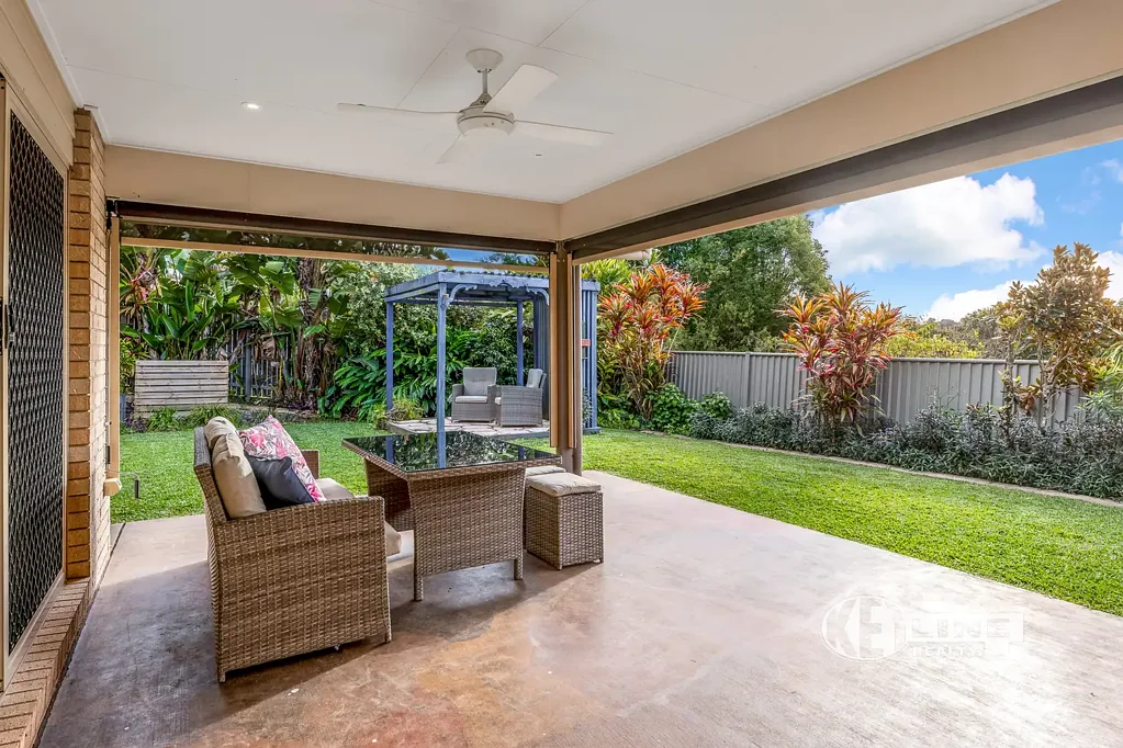 Nambour 4 Bedroom WONDERFUL IN WESTVIEW: MODERN FOUR BEDROOM HOME