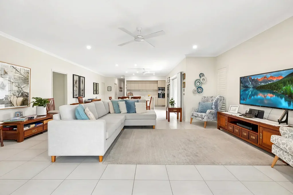 Bli Bli 4chambre ESCAPE TO TUSCANY!!...STUNNING DESIGNER HOME WITH HIGH CEILINGS & A FINISH THAT WILL REALLY IMPRESS!!