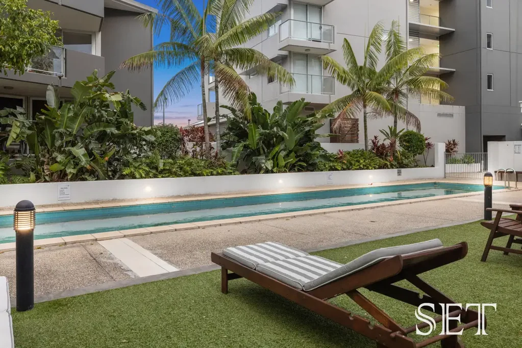 Indooroopilly 1房 Indooroopilly中心地 一居室公寓 紧邻购物中心 70平米户外区 健身房泳池私享通道 GROUND LEVEL UNIT + MASSIVE OUTDOOR