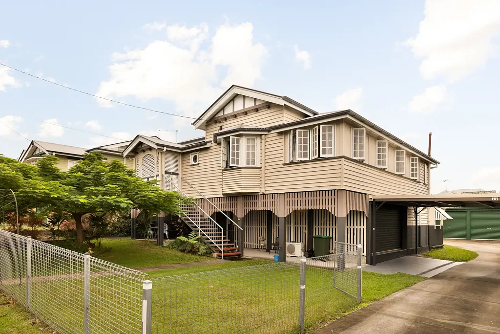 Grange 4Zimmer Timeless Queenslander Charm on a Landmark Double Allotment