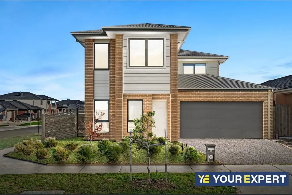 Spectacular Double-Storey Haven in the Coveted Lilium Estate!