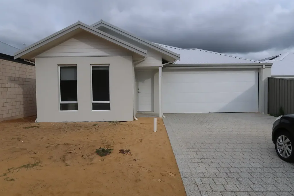 Brand New, Fresh & Modern Family Home – Flexible 3 or 4 Bedroom Layout