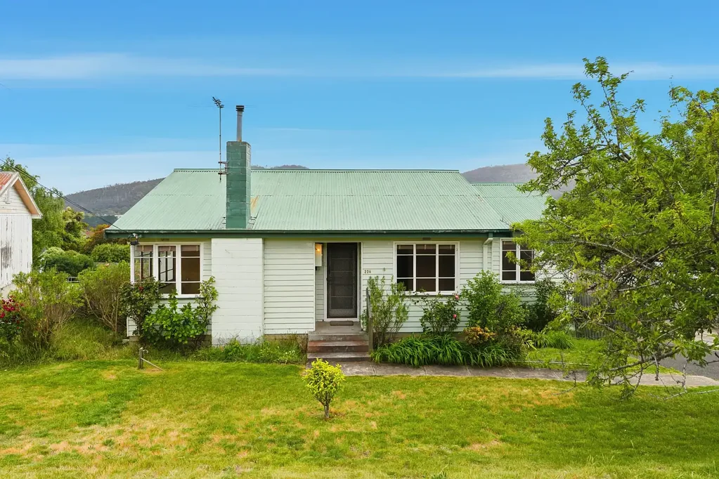 236 Cambridge Road, Warrane, TAS 7018