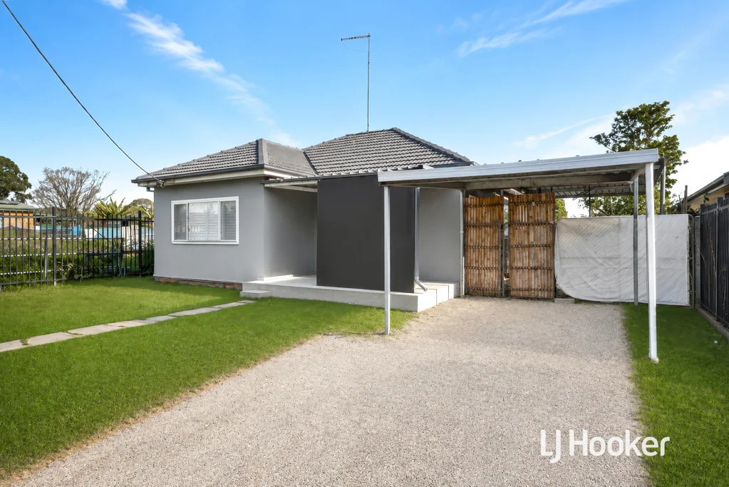 Great 3 Bedroom Home - Available Now!