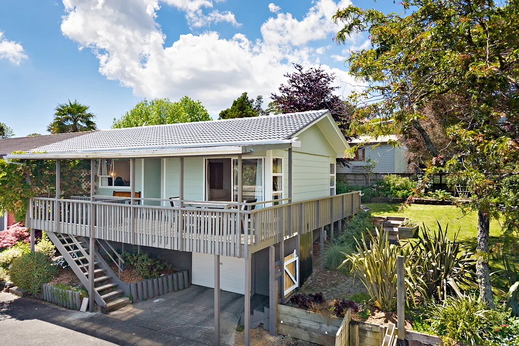 2/24 Longreach Drive, Sunnyvale, Waitakere City, Auckland