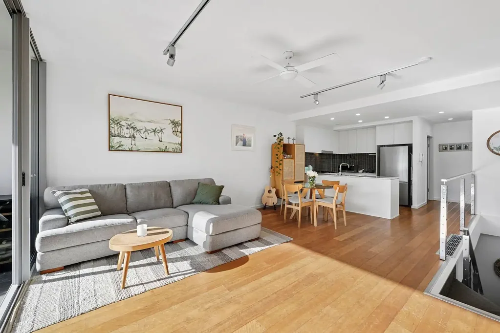 Mona Vale 2 Bedroom Modern Living, Moments From Everything