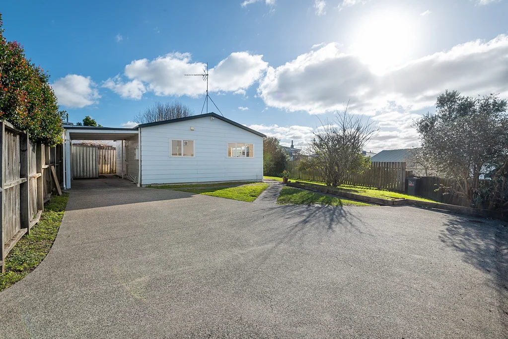 8A Fordham Street, Beach Haven, North Shore City, Auckland