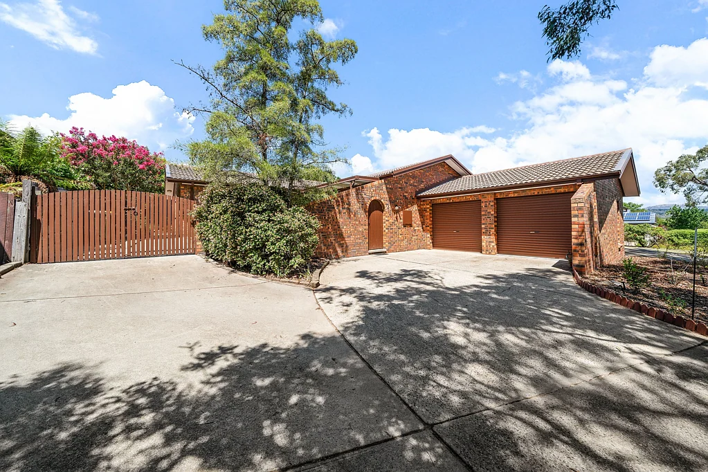 22 Merriman Crescent, Macarthur, ACT 2904