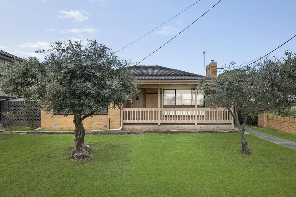 Fawkner 3Zimmer Corner Block with Scope to Create Something Special Prime
