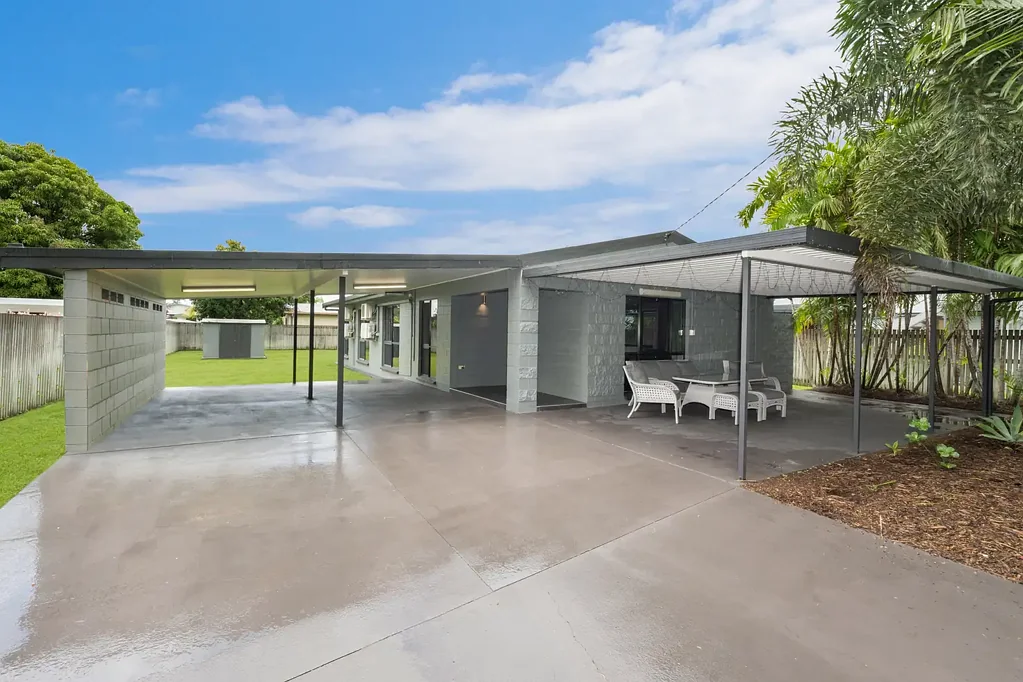 Modern Living in Kirwan: Spacious Four-Bedroom House with Front Patio!