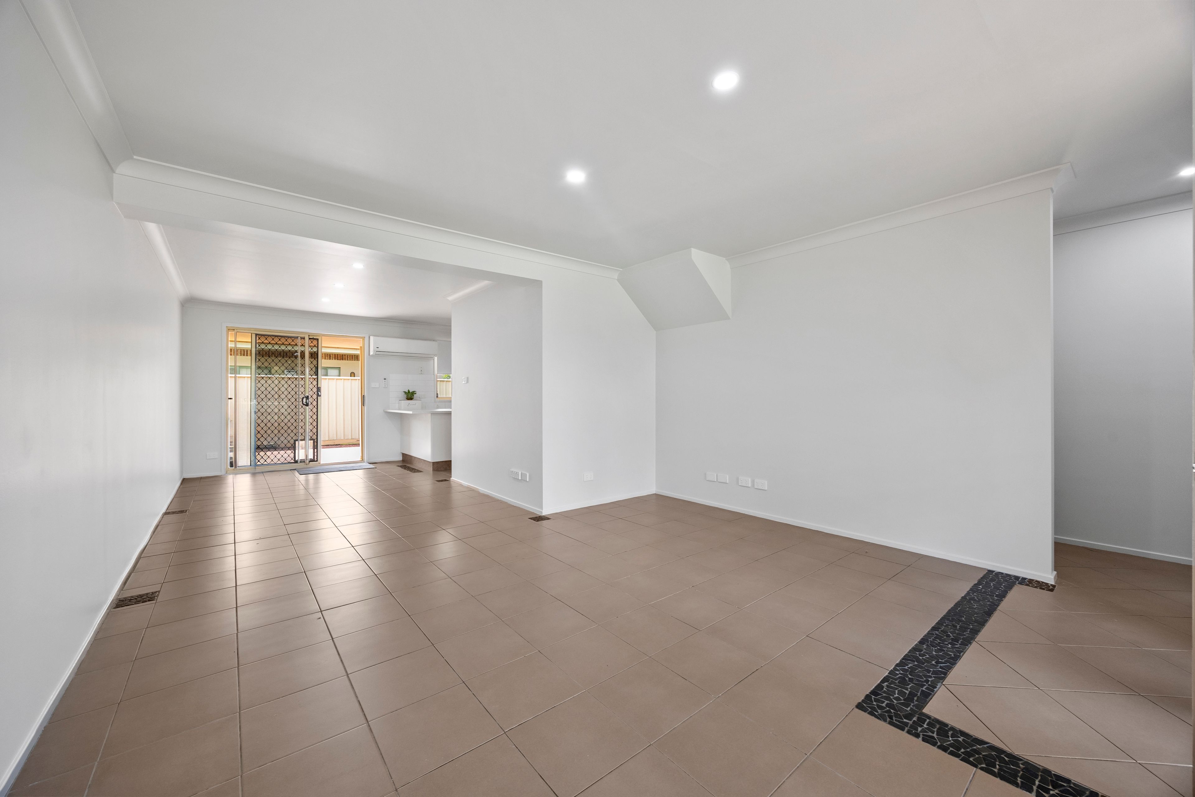 UNIT 4 22A JOHN ST, ST MARYS NSW 2760, 0 Kuwarto, 0 Banyo, Townhouse