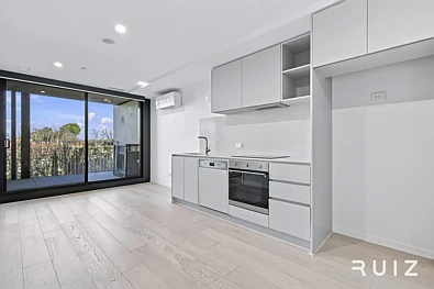 Reid 2房  Refined Two-Bedroom Living with Leafy Views Opposite Canberra Centre