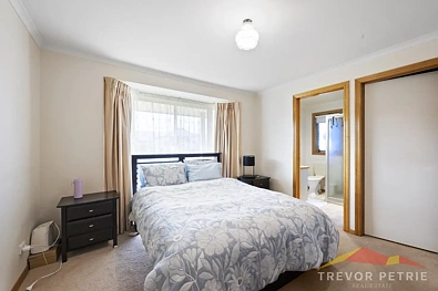 बेडरूम - Unit 1/1 PARK STREET, WENDOUREE