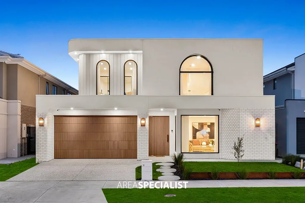 Cranbourne West 5房 现代奢华，卓越空间与优质家庭生活… Contemporary Luxury, Exceptional Space & Premium Family Living…