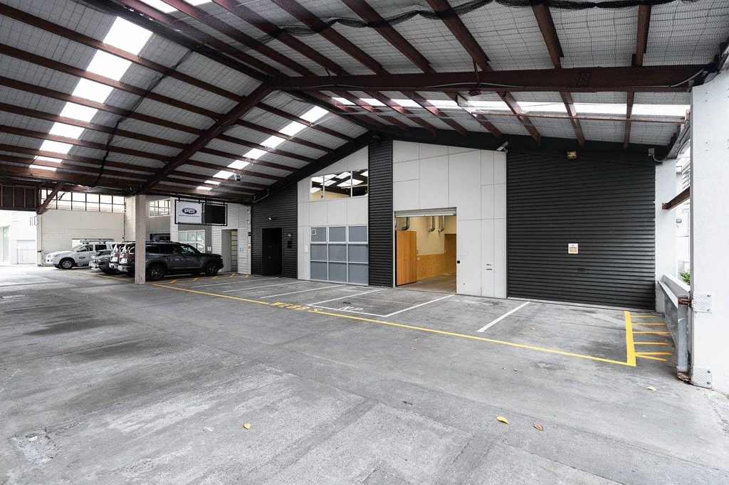 Mount Eden NEW MT EDEN WAREHOUSE/OFFICE COMBO WITH HIGH STUD