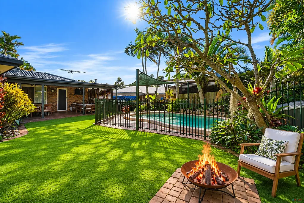 Redland Bay 3Kwarto It's Your Home for All Seasons | A Redland Bay Lifestyle to Love