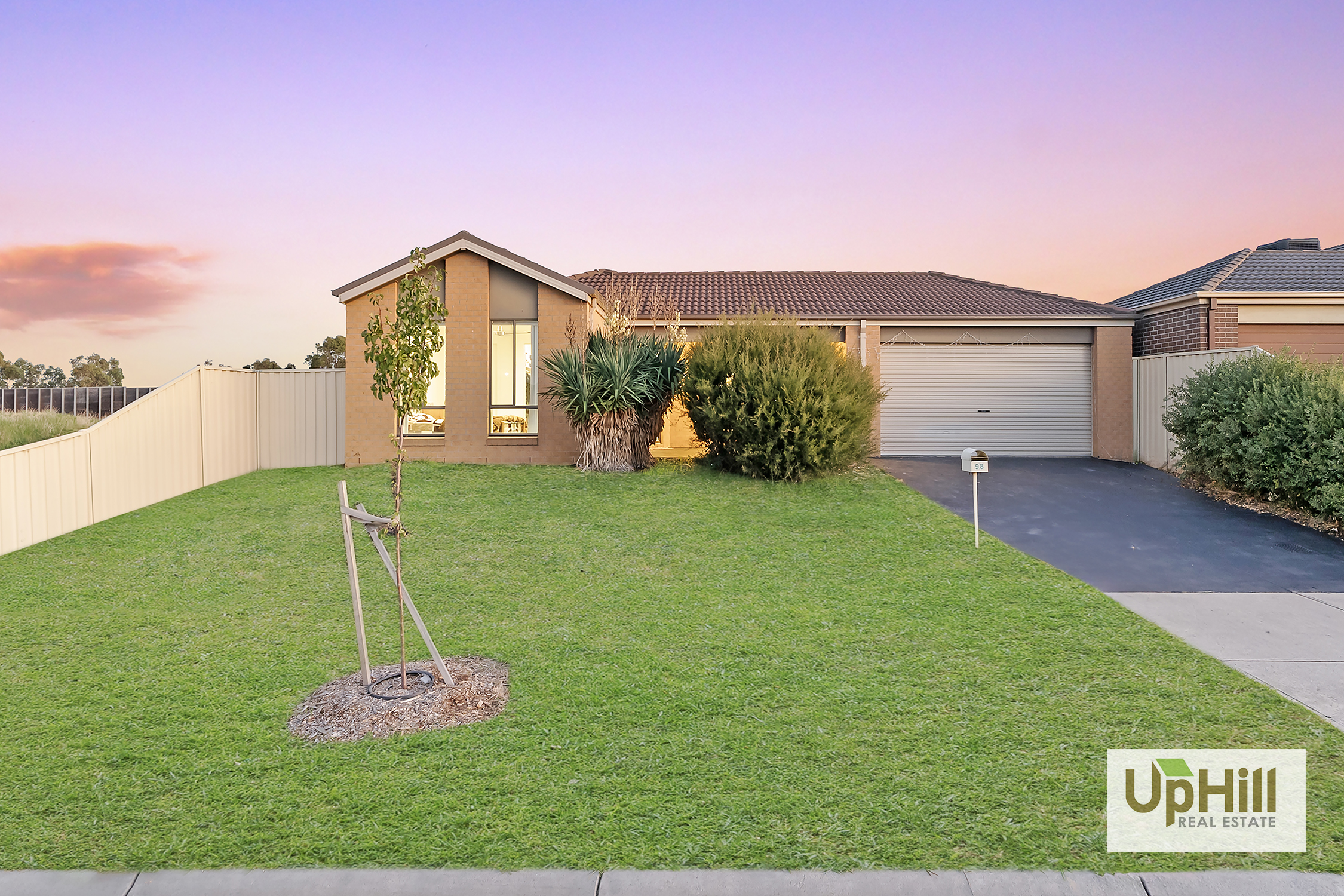 98 BLUE HORIZONS WAY, PAKENHAM VIC 3810, 0 habitaciones, 0 baños, House