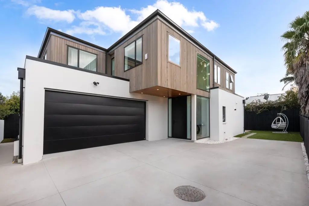 Stunning 5 Bedroom Property