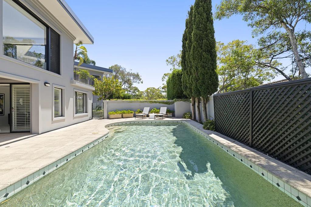 Frenchs Forest 5Kwarto North-facing family haven with pool, rumpus and zoned living