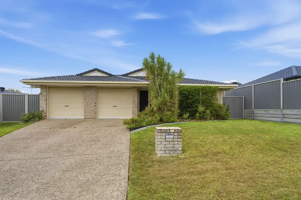 35 Poinsettia Crescent, Calamvale, QLD 4116
