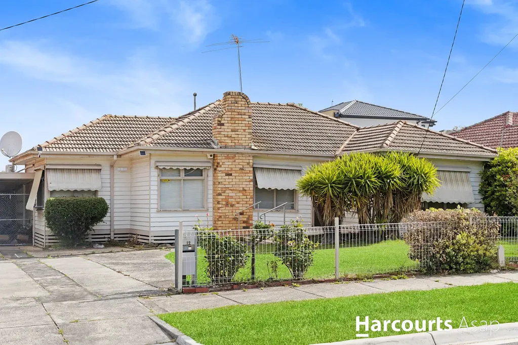Dandenong North 3Zimmer Spacious Family Home in Quiet Dandenong North Location