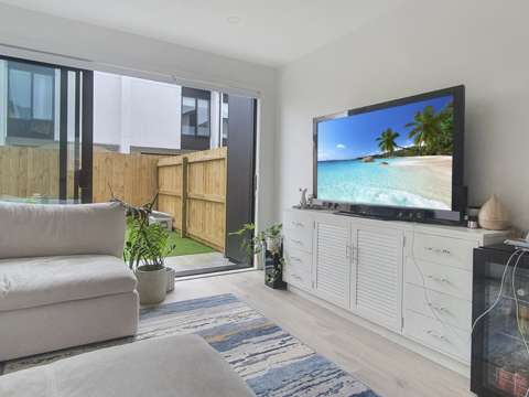 Otahuhu - Near New 3 Bedroom Townhouse