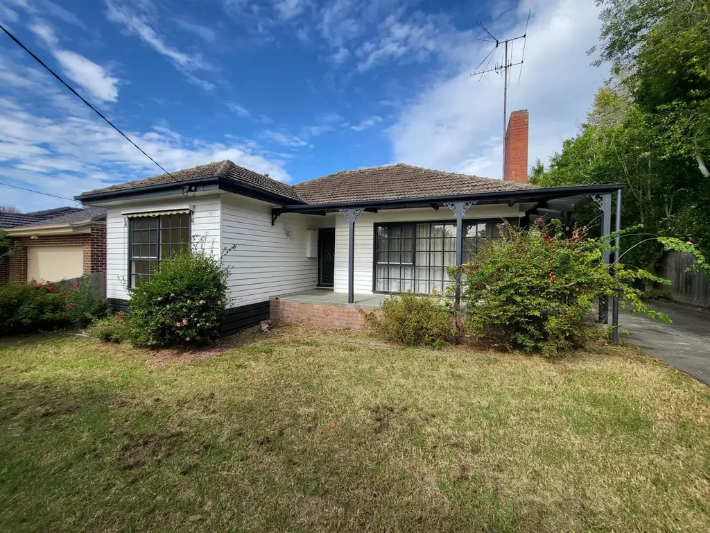 Renovated Home with Easy Access to Transport, M3,Schools and Shops