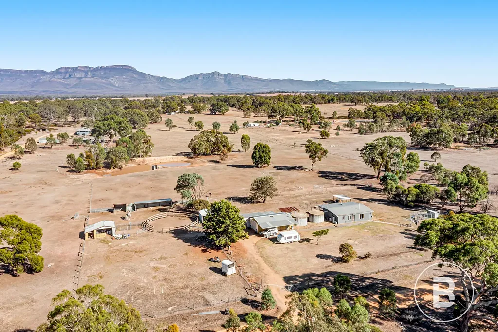 Moyston 2ਬੈੱਡਰੂਮ LIFESTYLE PROPERTY ON 9 ACRES.