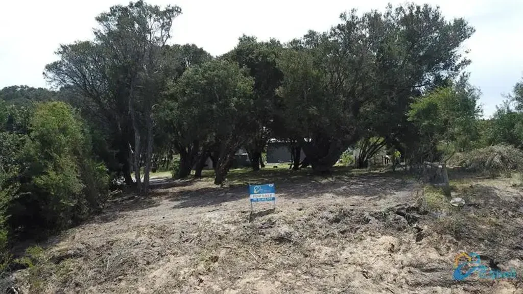 Loch Sport BUILD AND TAKE IN THE VIEWS OVER LAKE REEVES