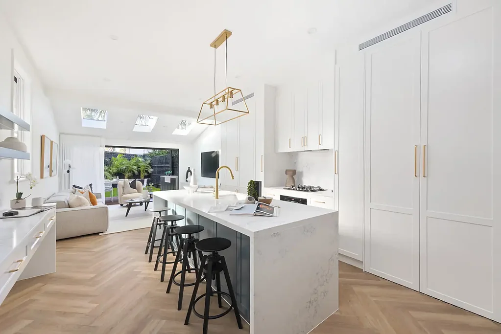 Kensington 3 Bedroom A Flawlessly Renovated Family Residence in One of Kensington's Finest Locale