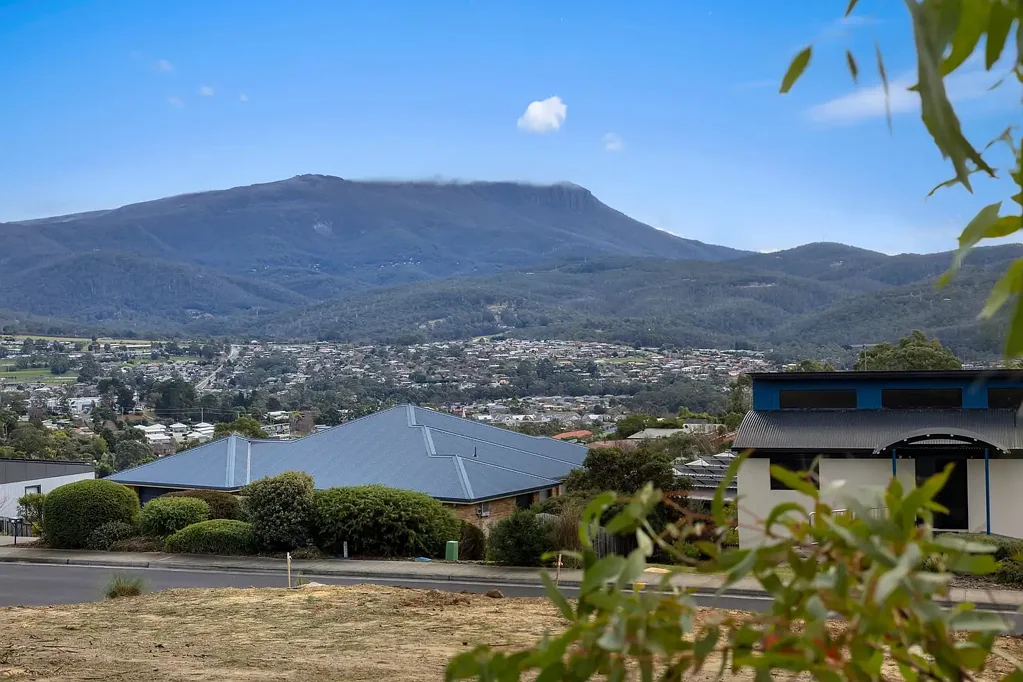 Kingston A Rare Opportunity in Carnation Terrace