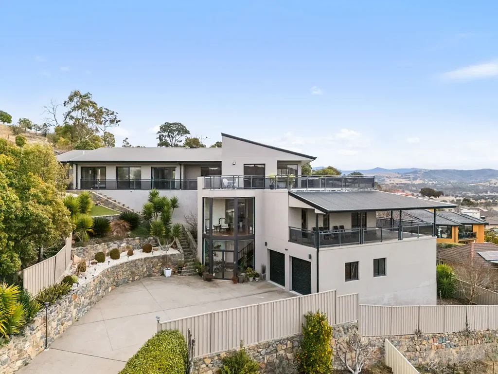 Gordon 5房  A Grand Design with Panoramic Views: Your Dream Home Awaits!
