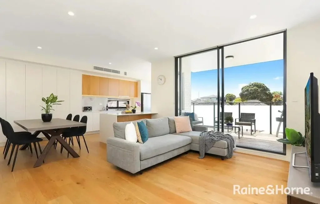 FRESH AND BRIGHT TWO BEDROOM APARTMENT WITH VIEWS LIKE NO OTHER!!