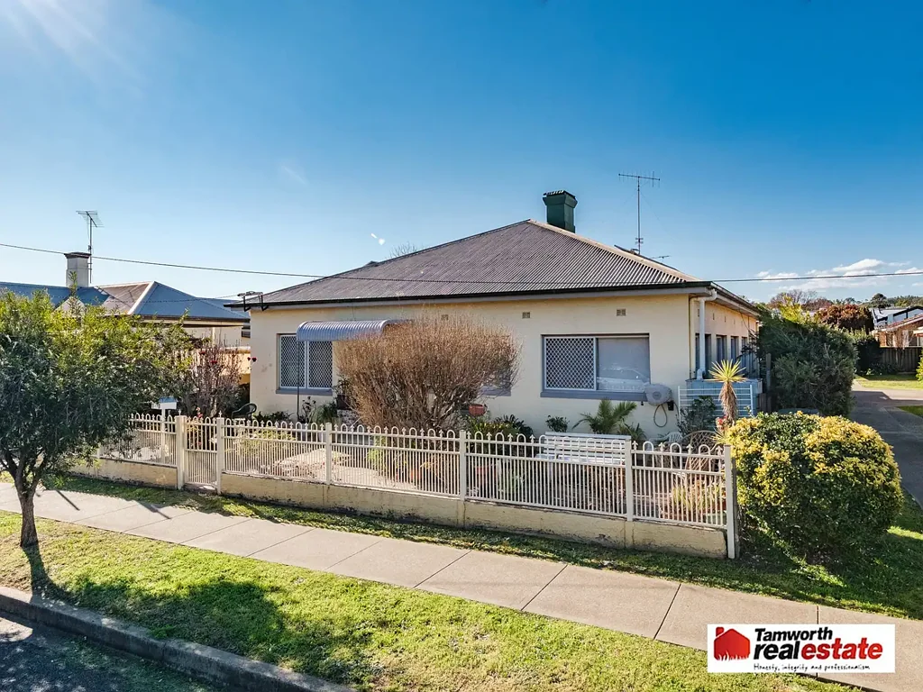 North Tamworth 4ਬੈੱਡਰੂਮ IDEAL - NORTH TAMWORTH