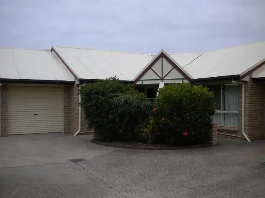 2 BEDROOM UNIT IN HIGHLY SOUGHT AFTER AREA
