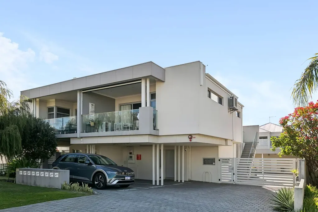 Tuart Hill 2Moenga Elevated, secure, and secluded – Premium top-floor living in Tuart Hill
