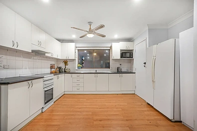 29 High Street, Mcgraths Hill, NSW 2756, 3房, 1浴, House
