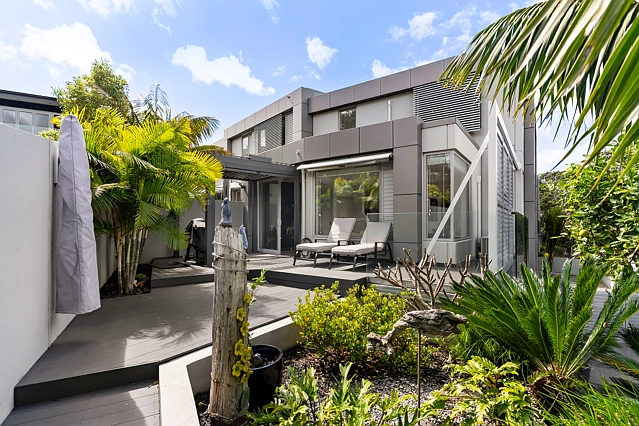 441H Beach Road, Mairangi Bay, North Shore City