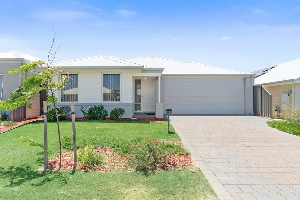 16 Kingfisher Road, Eglinton, WA 6034