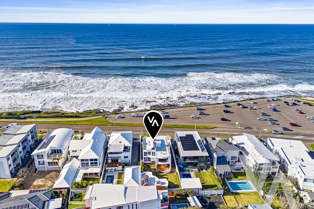 Bar Beach 4Zimmer Your Next Move.