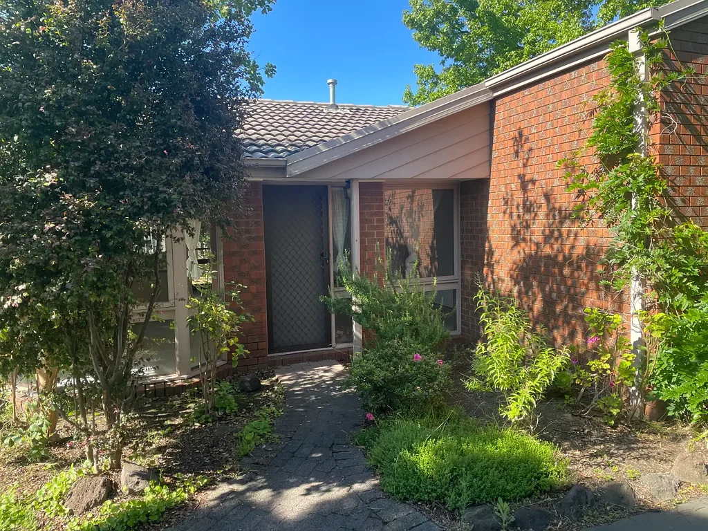Just renovated unit in Mount Waverley for rent