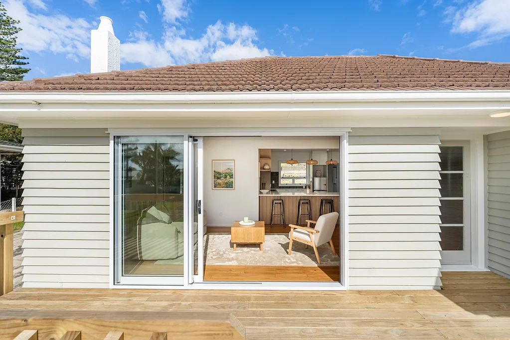 Mangere Bridge 3chambre Sleek Finishes + Future Options