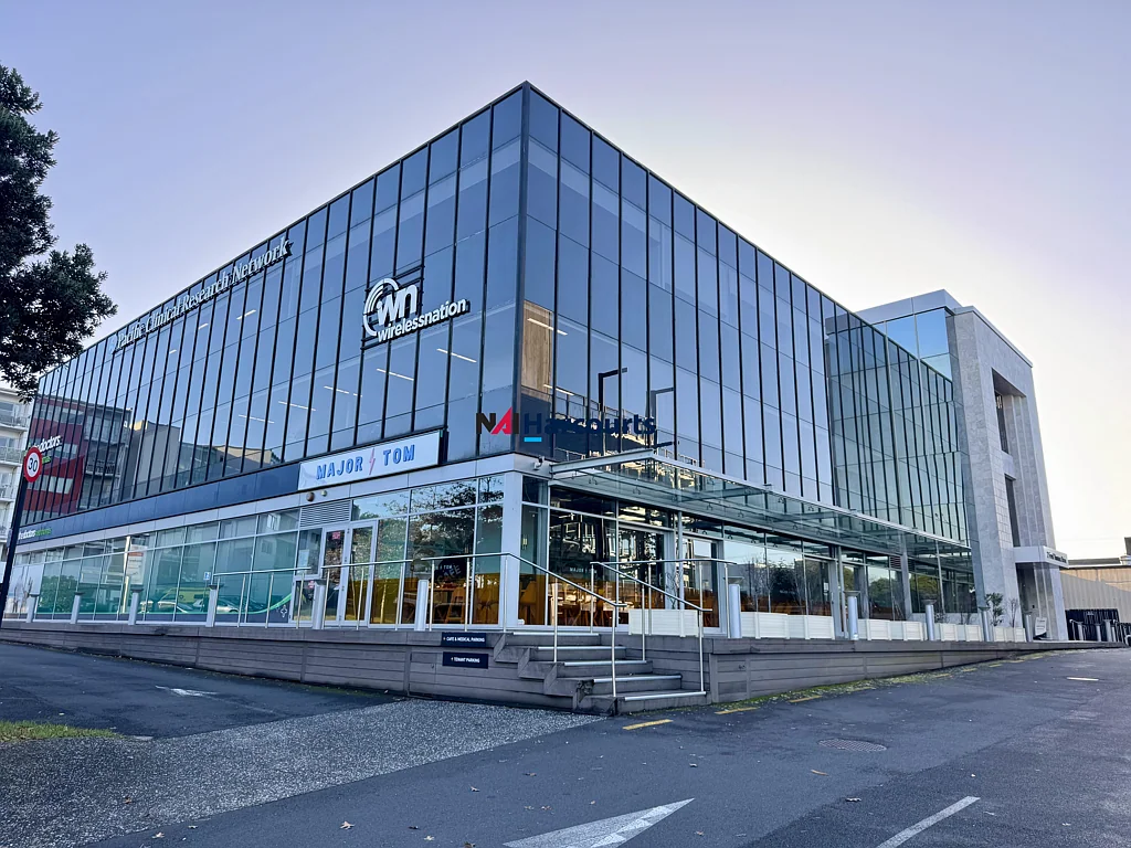 Takapuna Sleek Office Tenancy With Ample Parking