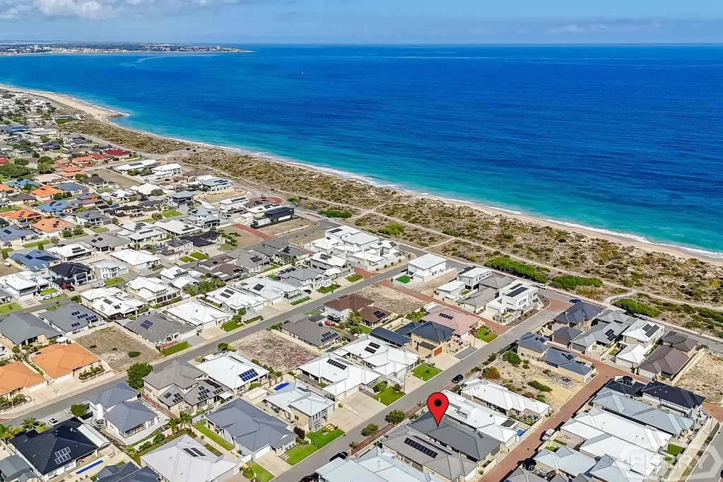 16 Minstrell Way, Madora Bay, WA 6210