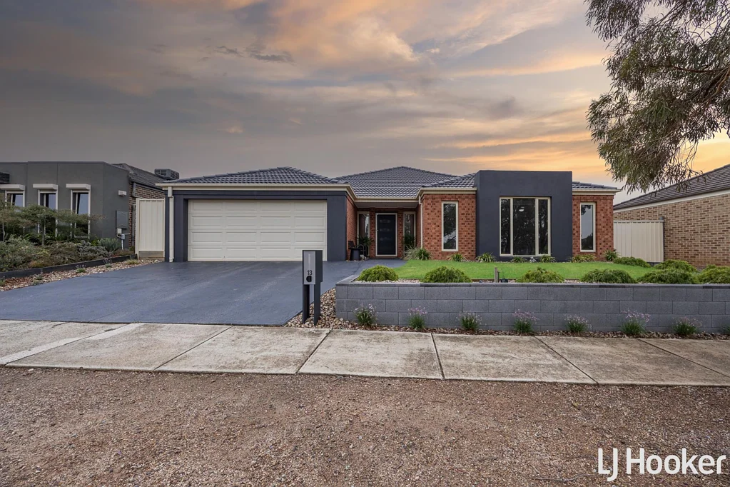 13 Beauview Court, Kurunjang, VIC 3337