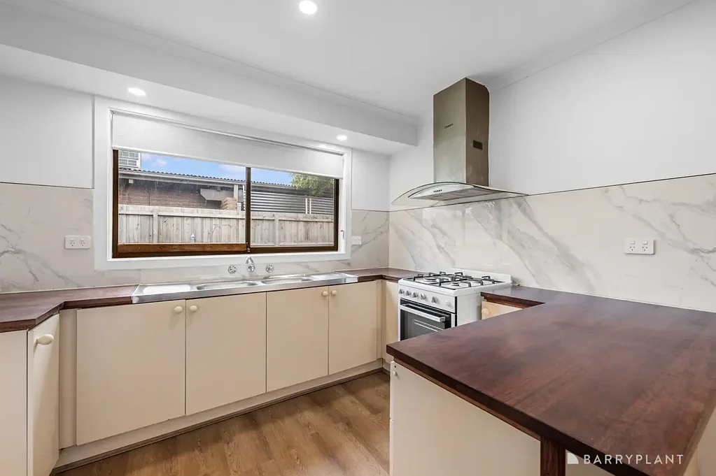 Melton 3બેડરૂમ Renovated Home in a Prime Central Melton Location