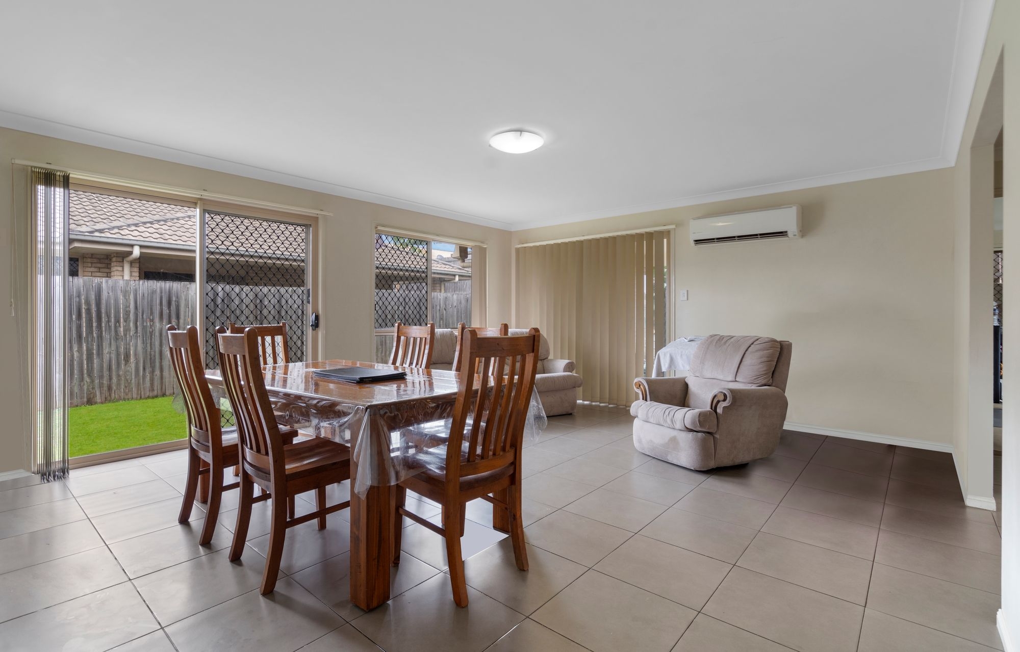 11 HINE CT, REDBANK PLAINS QLD 4301, 0房, 0浴, House