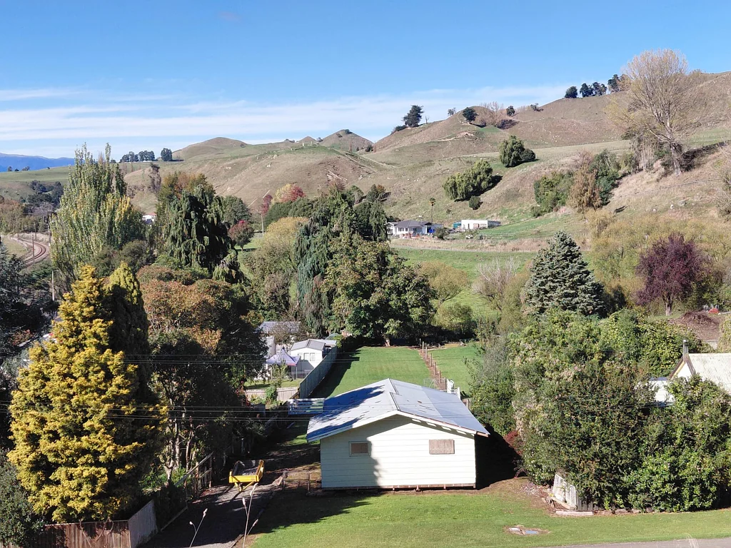 Taihape and Surrounds  Space and potential just minutes from town